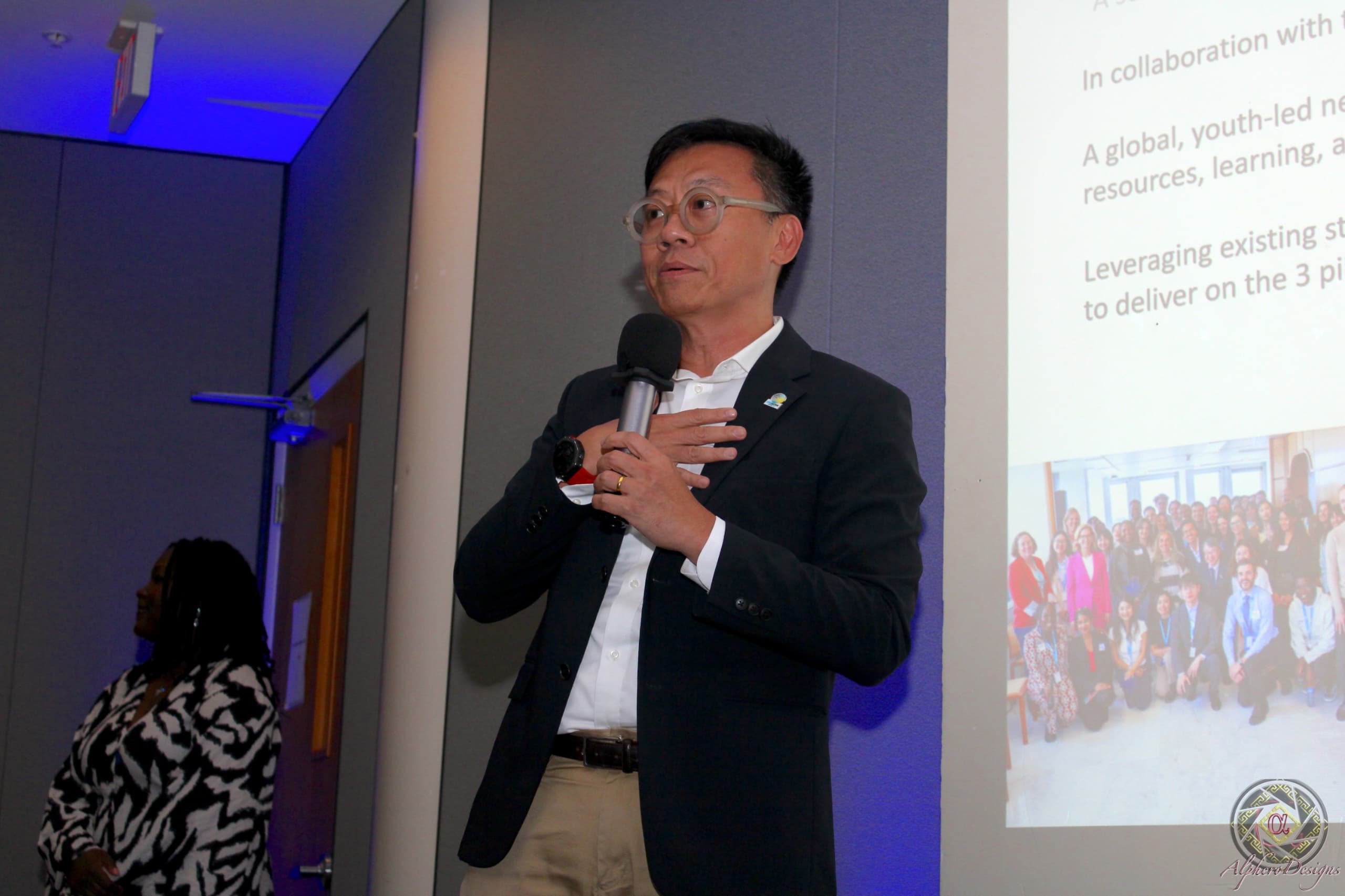 Dr. Eng Han Tan speaks during the ITU Youth Digital Hubs session at the University of The Bahamas.