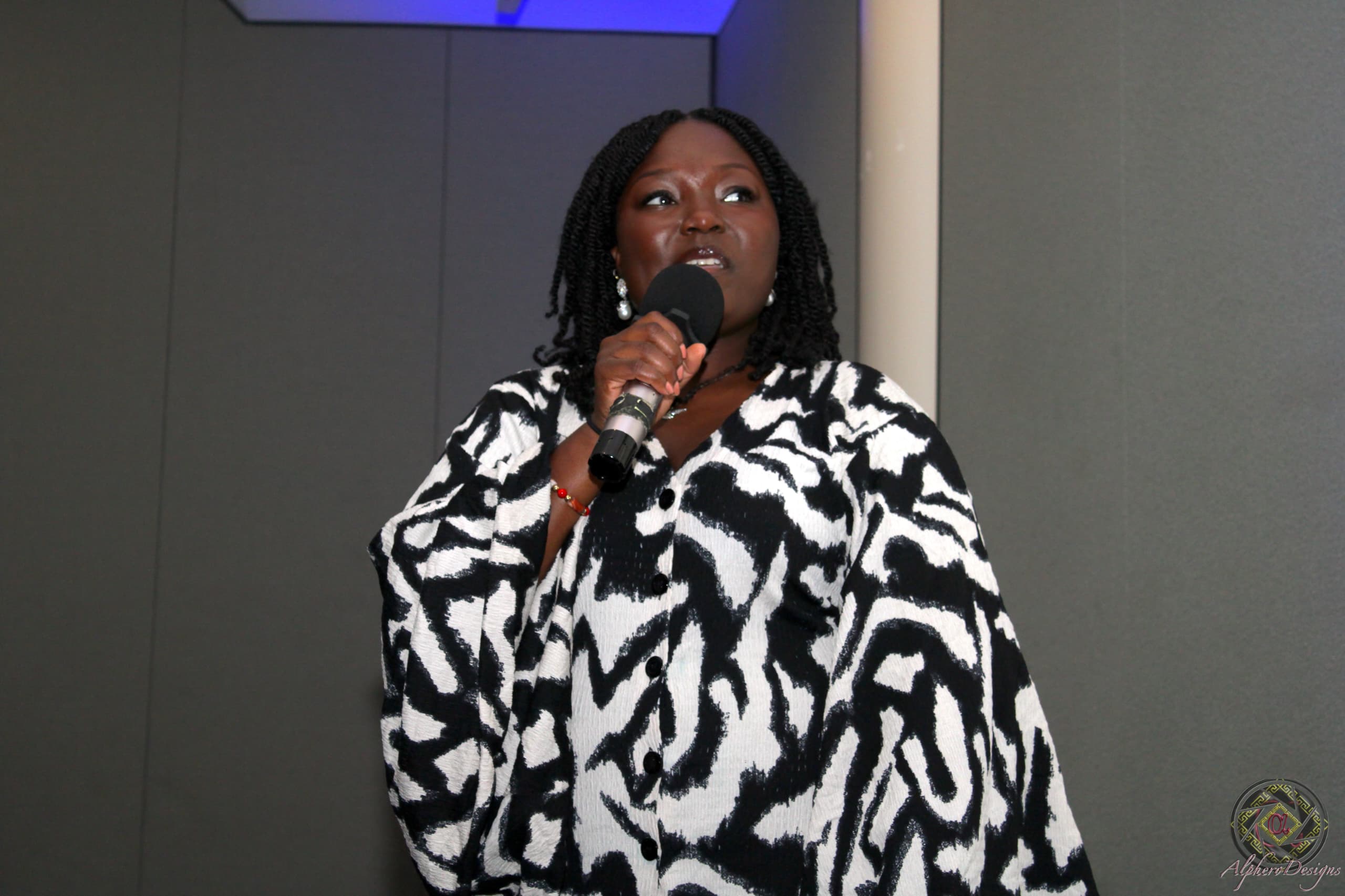 A delegation speaker addresses students during the ITU Youth Digital Hubs session.